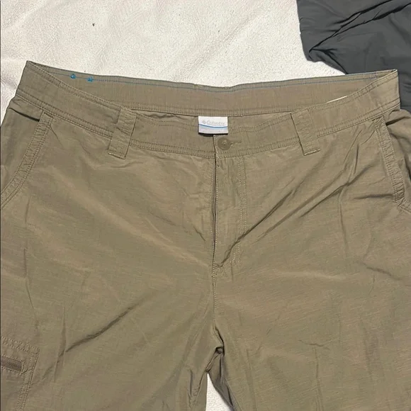 Columbia Gray and Tan Lightweight Pants with Omni Shade - Picture 2 of 4